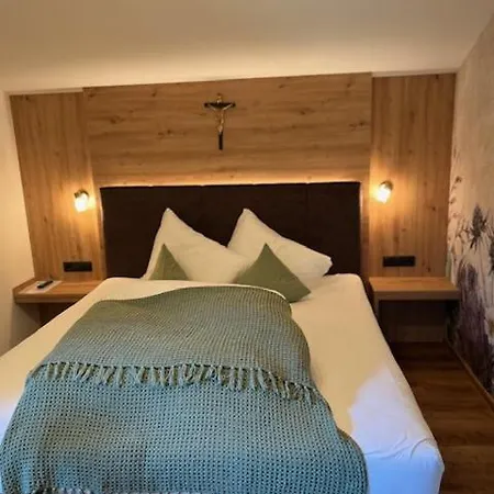 Gartenhaus Zur Kroellin Mayrhofen