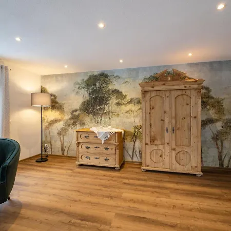 Nyaraló Gartenhaus Zur Kroellin *